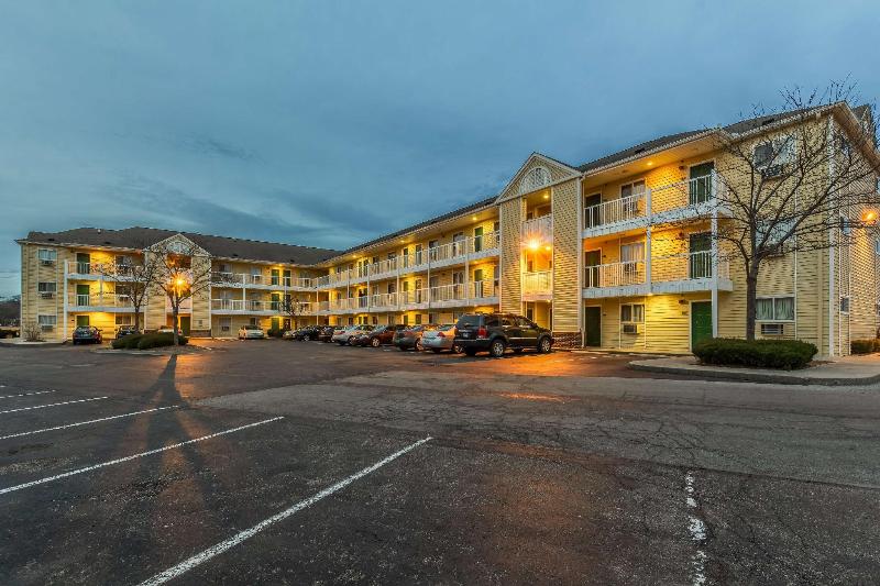 hometowne studios by red roof louisville