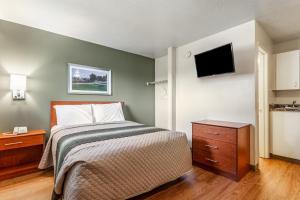 hometowne studios by red roof louisville