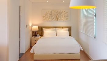 friemily pool villa and hotel