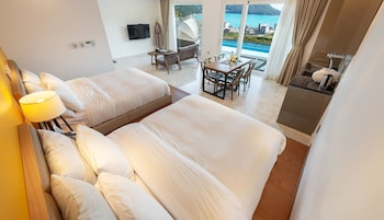 friemily pool villa and hotel