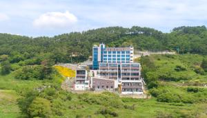 friemily pool villa and hotel