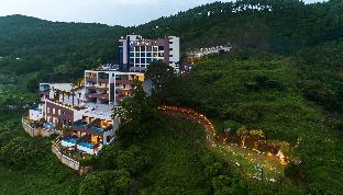 friemily pool villa and hotel