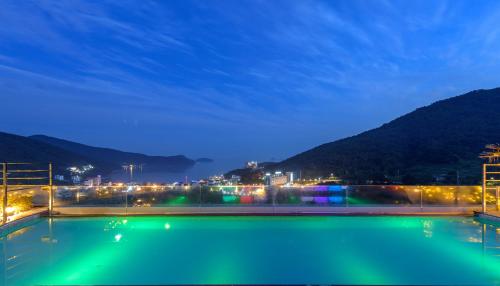 friemily pool villa and hotel