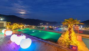 friemily pool villa and hotel