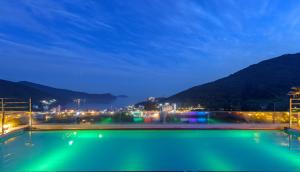 friemily pool villa and hotel