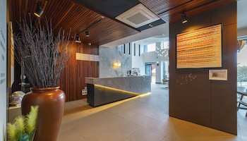 friemily pool villa and hotel