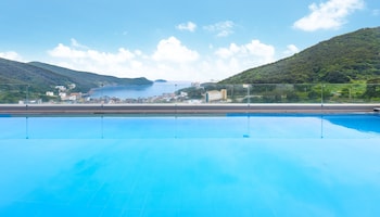 friemily pool villa and hotel