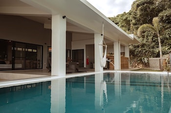 marinx poolvilla nakandakari