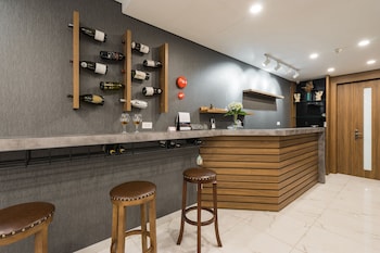 narcissus hotel and apartment
