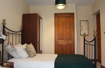 Holly Lodge,,2 star