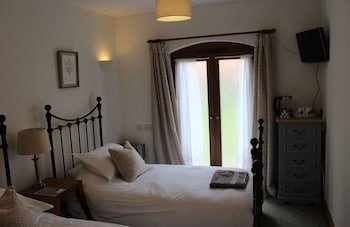 Holly Lodge,,2 star
