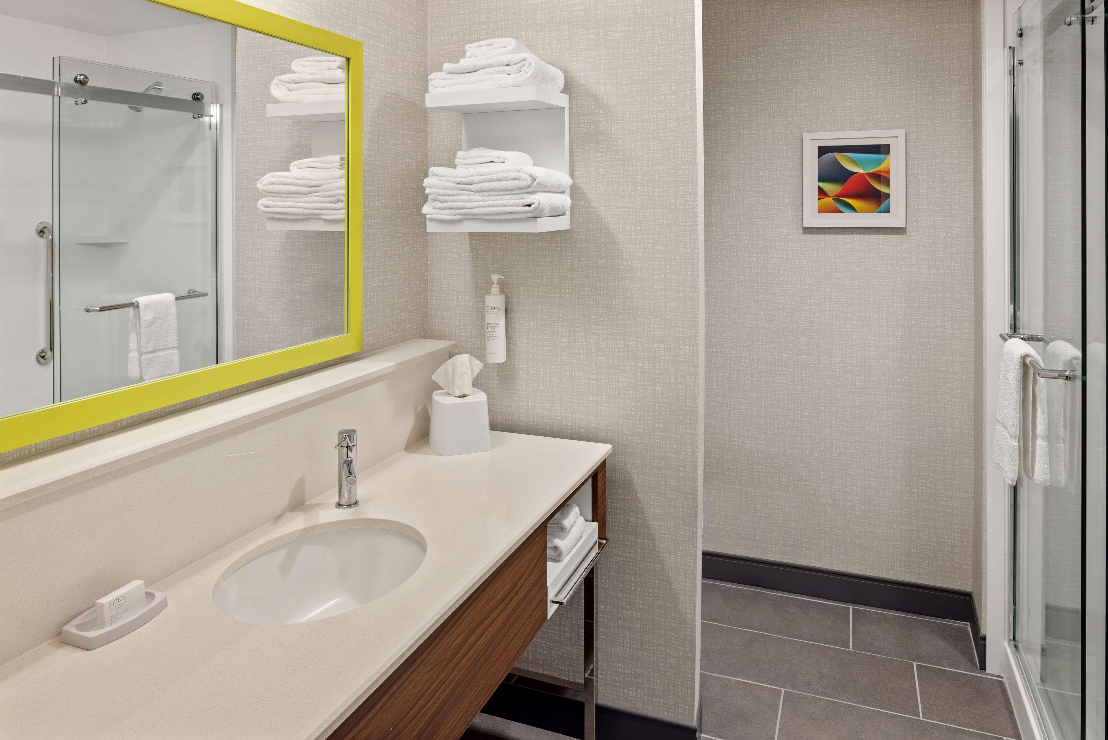 hampton inn and suites cincinnati west