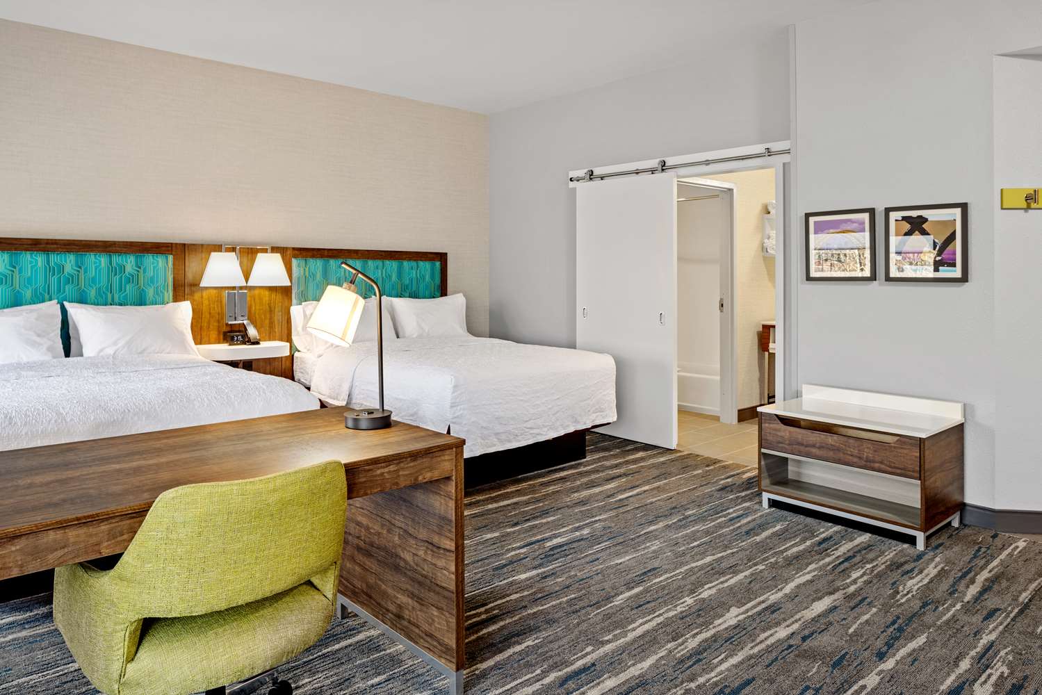 hampton inn and suites cincinnati west
