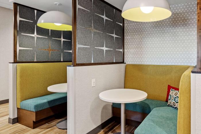 hampton inn and suites cincinnati west