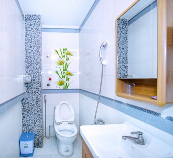 yen vy hotel and apartment