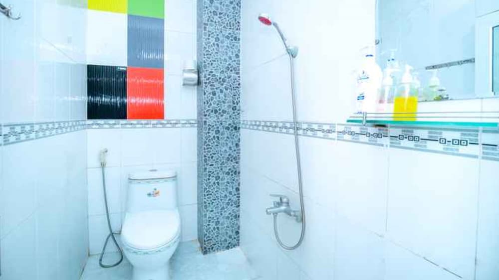 yen vy hotel and apartment