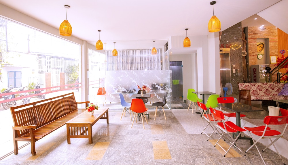 yen vy hotel and apartment