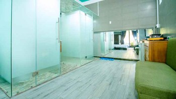 yen vy hotel and apartment