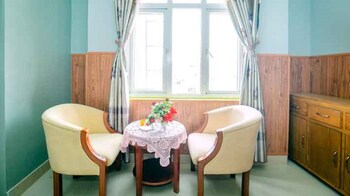 yen vy hotel and apartment