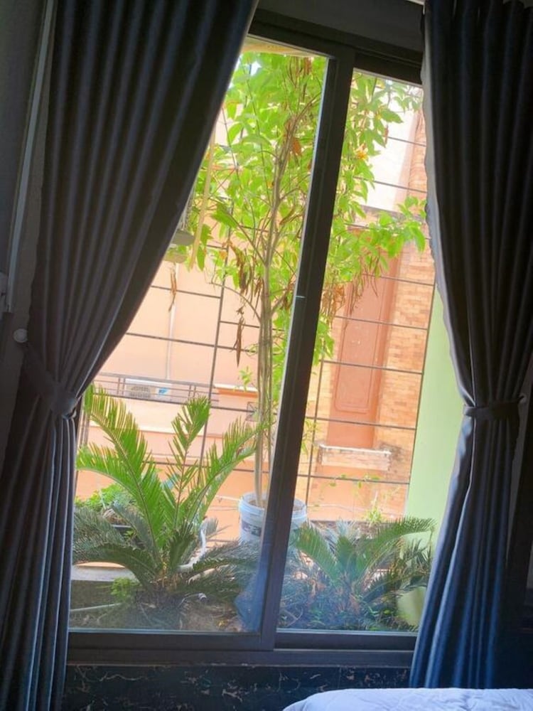 yen vy hotel and apartment