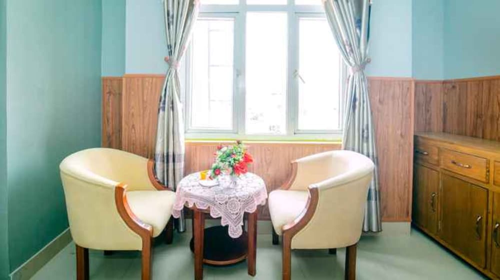 yen vy hotel and apartment