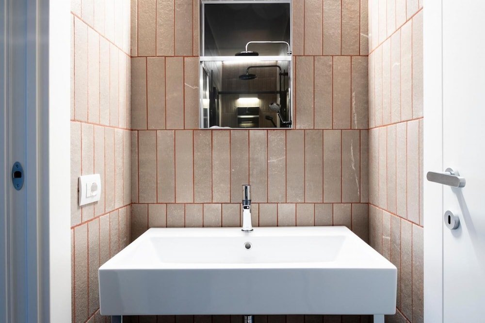 Alkamuri Posh Hotel Spa - 102 Suite Deluxe,,0 star