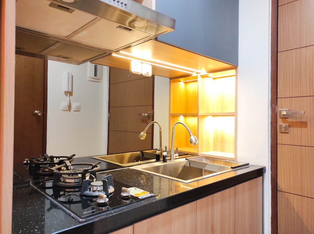 comfy studio at vida view makassar apartment