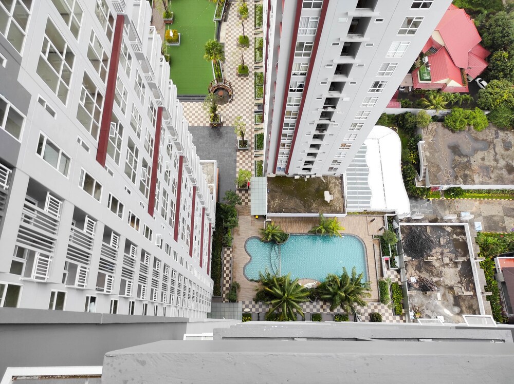 comfy studio at vida view makassar apartment