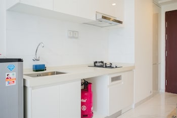 nice and minimalist studio at sky house bsd apartment