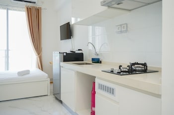 nice and minimalist studio at sky house bsd apartment