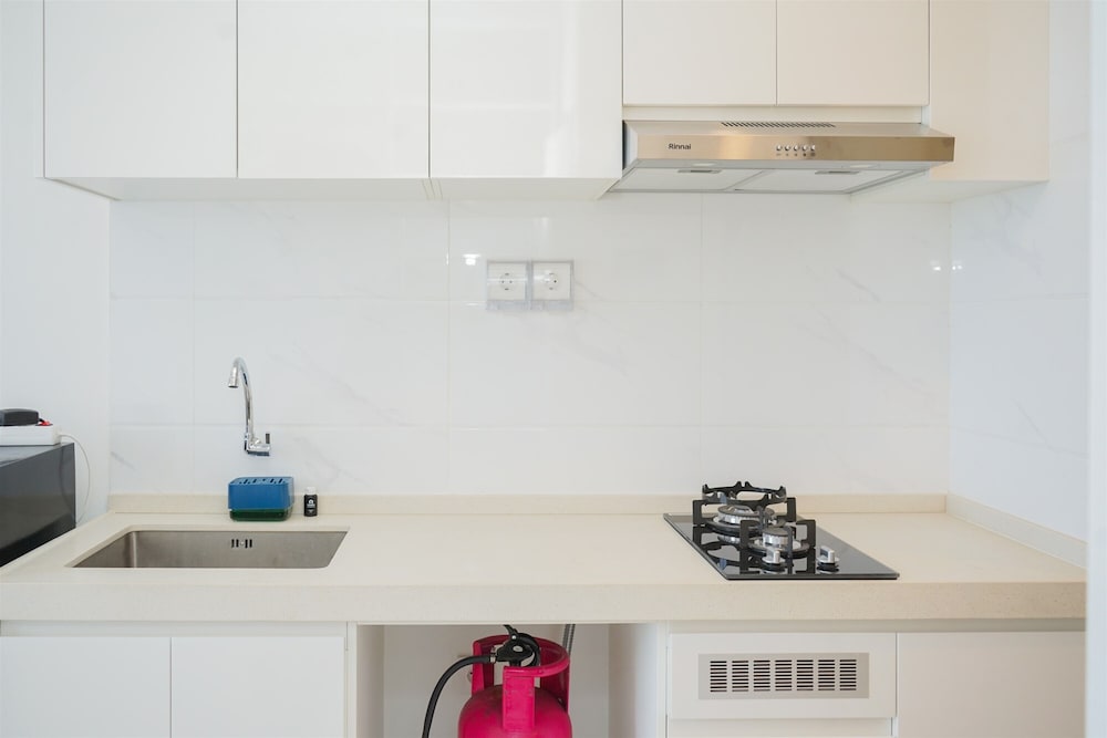 nice and minimalist studio at sky house bsd apartment