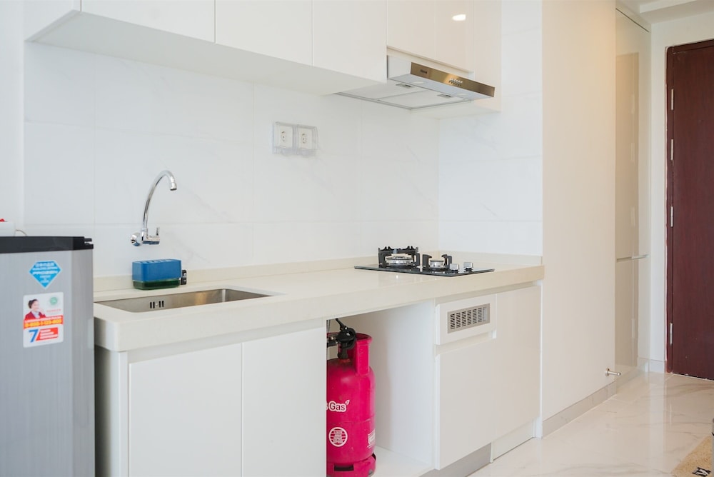 nice and minimalist studio at sky house bsd apartment