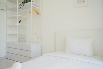 nice and minimalist studio at sky house bsd apartment