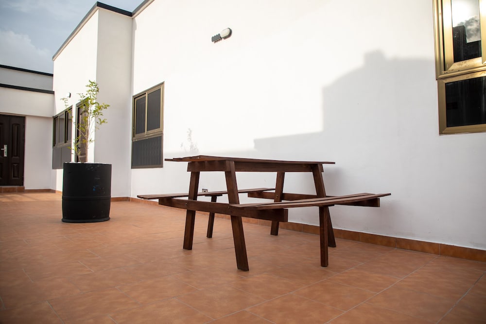 executive one bedroom furnished apartment in accra