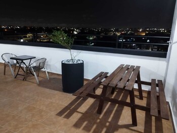 executive one bedroom furnished apartment in accra