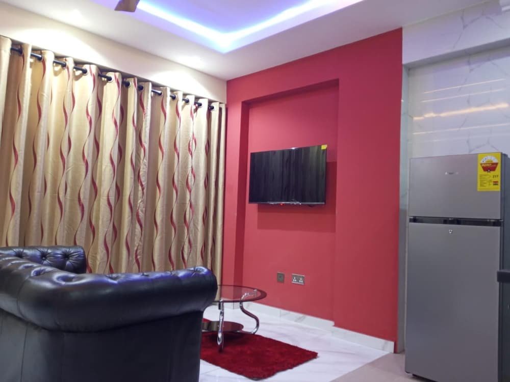 executive one bedroom furnished apartment in accra