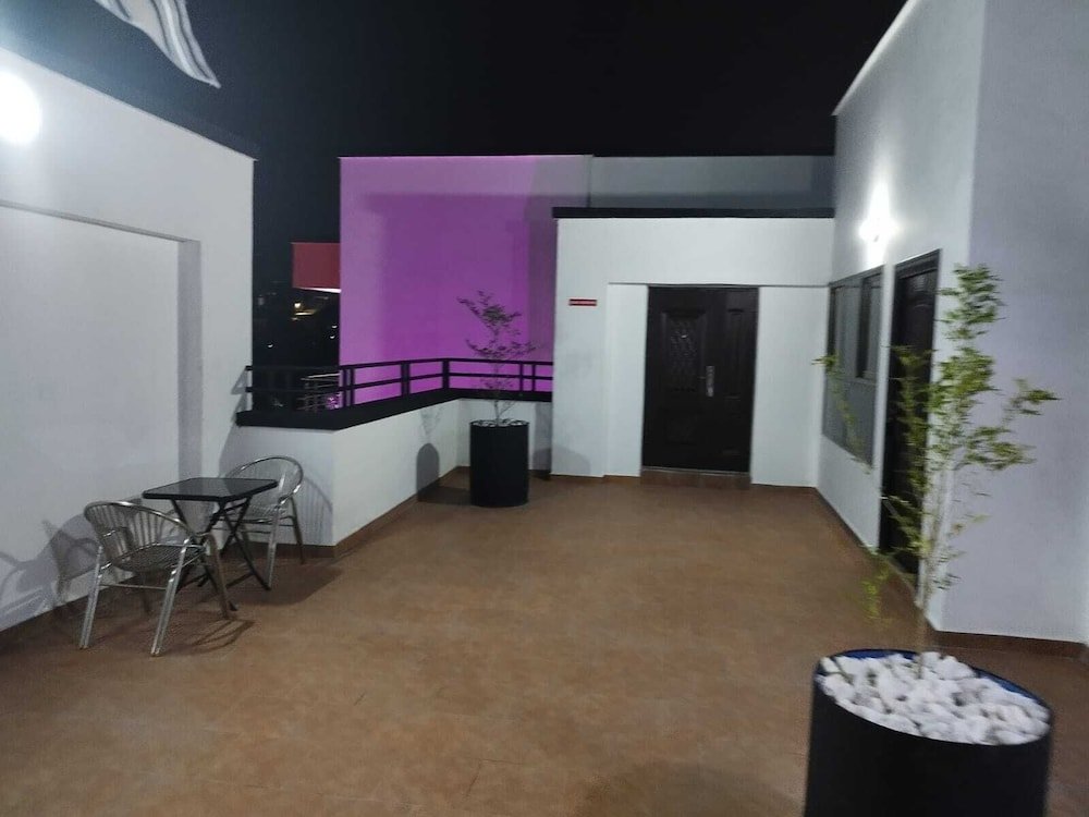 executive one bedroom furnished apartment in accra