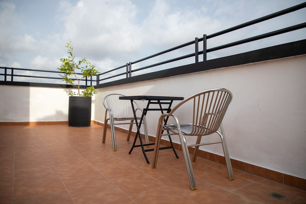 executive one bedroom furnished apartment in accra