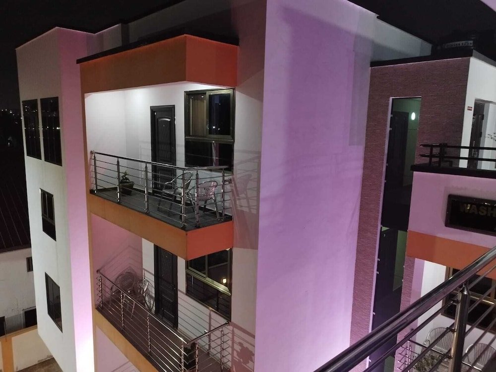 executive one bedroom furnished apartment in accra