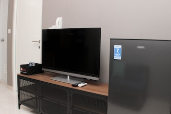 modern 2br at springlake summarecon bekasi apartment