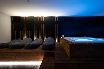 alkamuri posh hotel spa 107 junior suite with jacuzzi