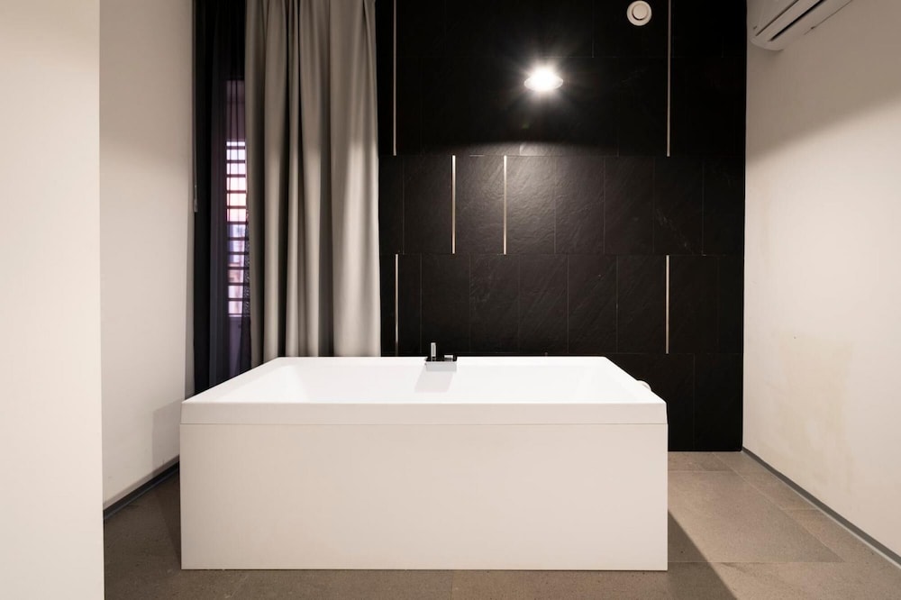 alkamuri posh hotel spa 107 junior suite with jacuzzi