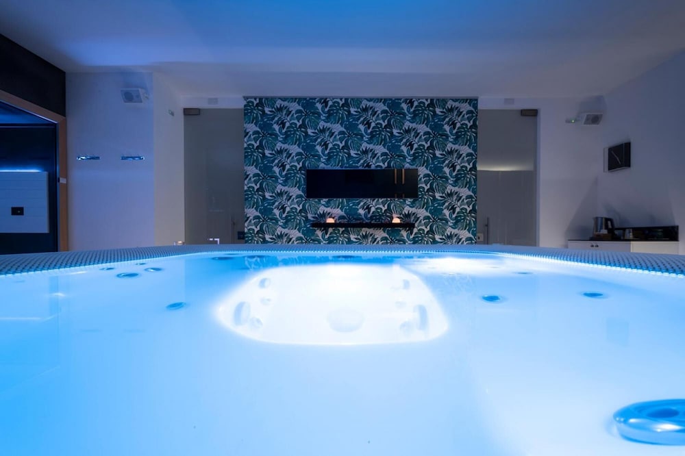 alkamuri posh hotel spa 107 junior suite with jacuzzi