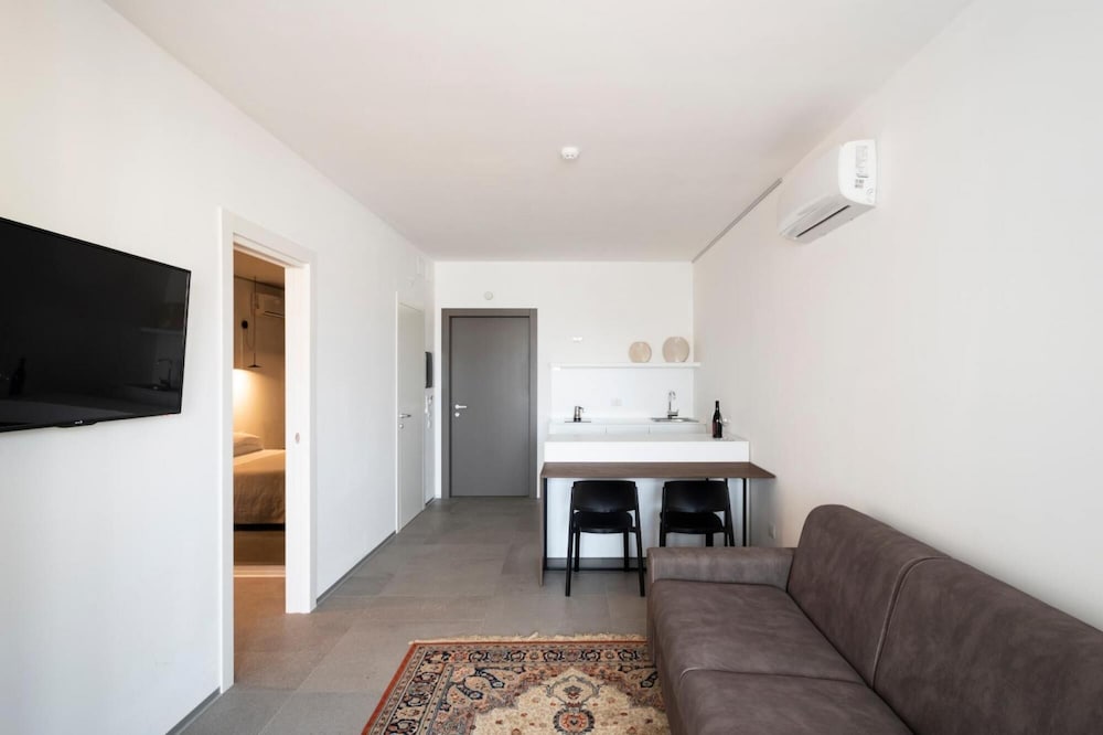 alkamuri posh hotel spa 107 junior suite with jacuzzi