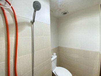 best price studio apartment at easton park residence jatinangor
