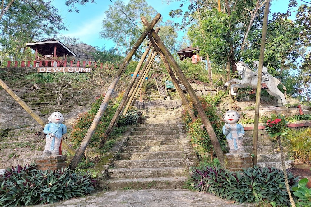 camping ground gunung mijil hils