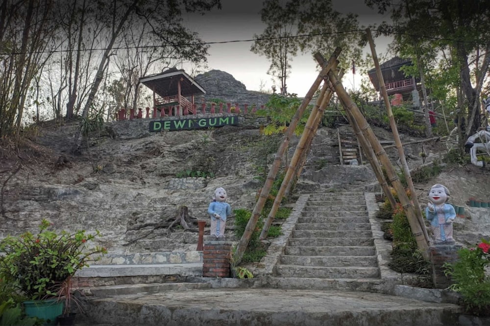 camping ground gunung mijil hils