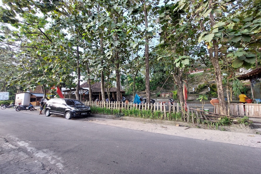 camping ground gunung mijil hils