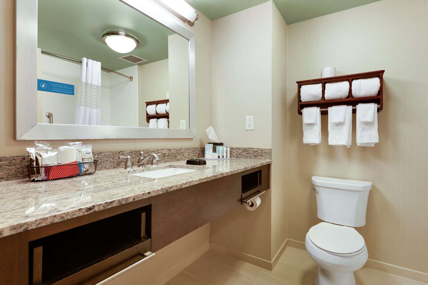 hampton inn and suites gulfport i 10