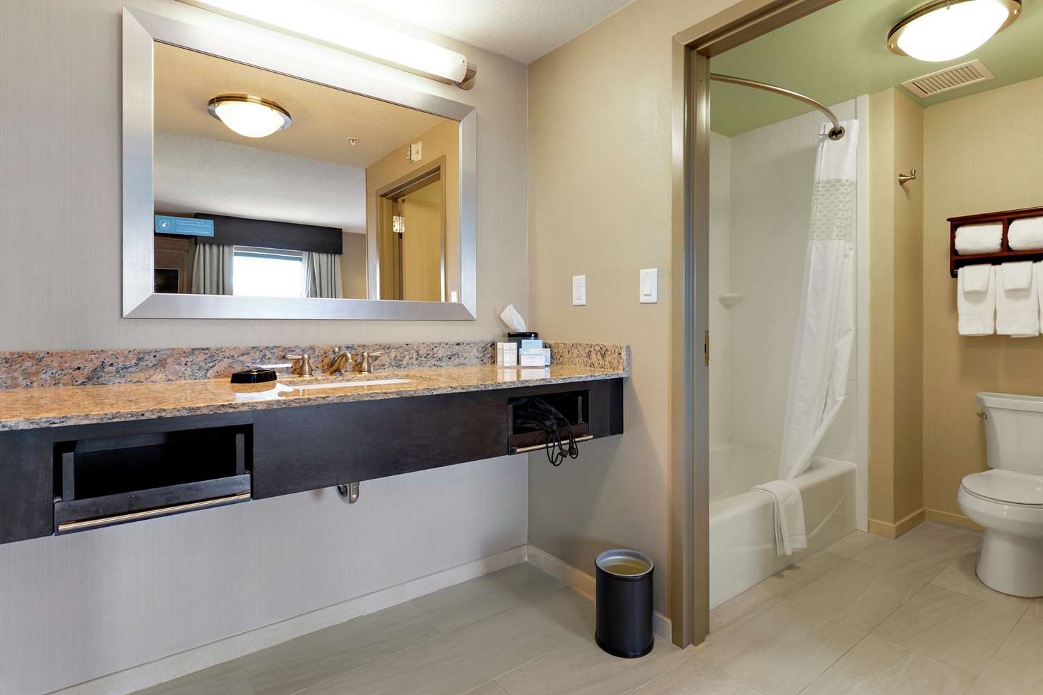 hampton inn and suites gulfport i 10